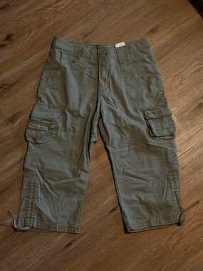 Lee Y2K Women’s Olive Cargo Capris
